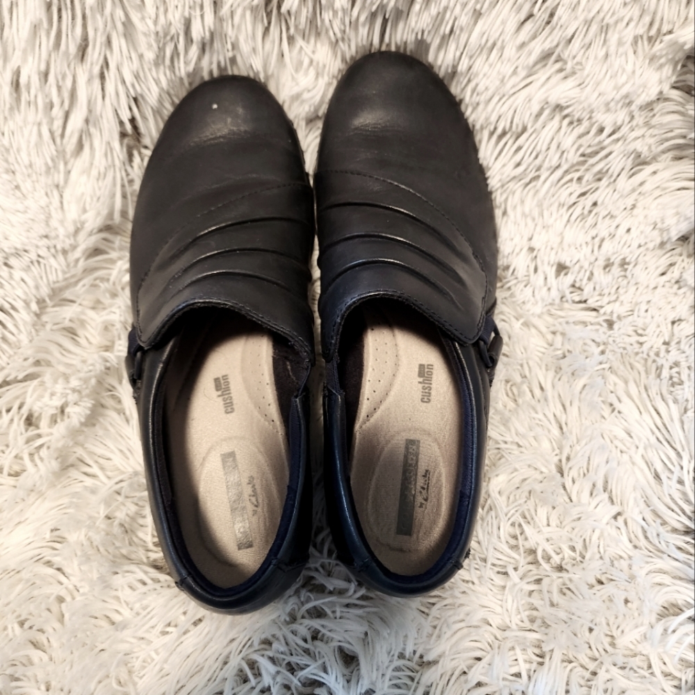 Clark's collection leather slip-ons, Size 6